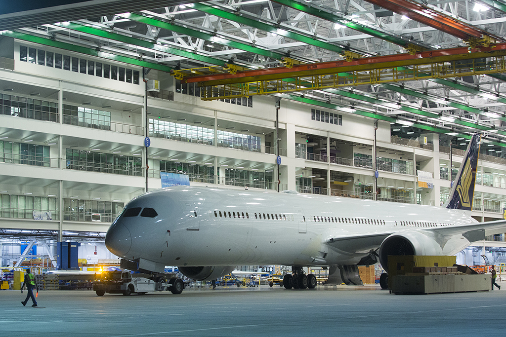 A Sneak Peek At Singapore Airlines First Boeing 787 10
