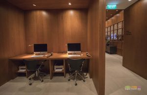 Workstations at The Bureau at Cathay Pacific Singapore Lounge 1G7A1569