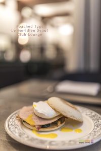 Poached eggs at Le Meridien Seoul Club Lounge 1G7A1843
