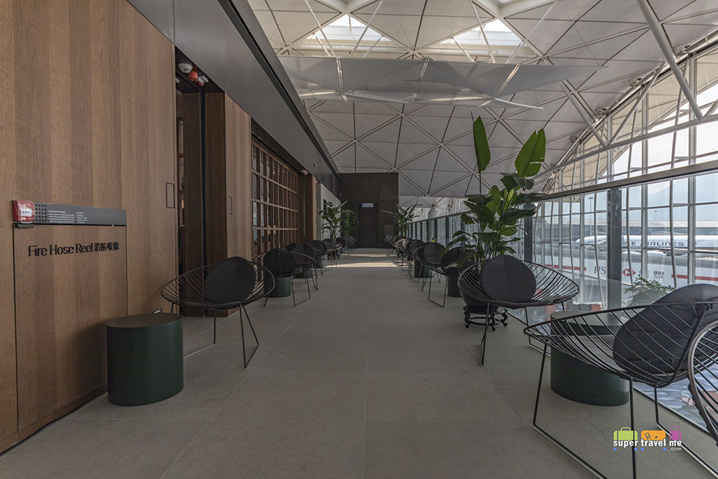 Cathay Pacific - The Deck - Hong Kong International Airport - Terrace