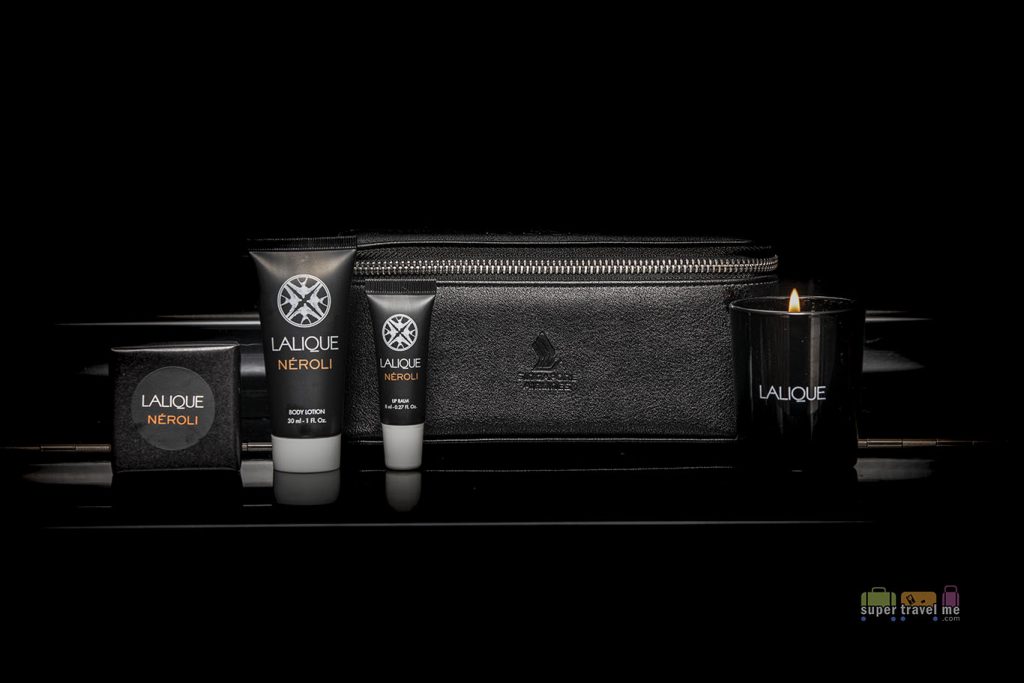 The Singapore Airlines Lalique First Class Amenity Kits 2017 3753