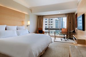 King Deluxe Room (Hilton Singapore photo)