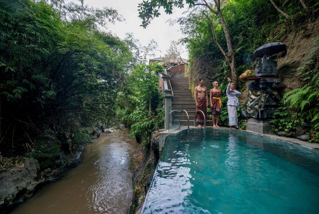 Sacred Natural Springs Water Pool at SereS Springs Resort & Spa, Singakerta